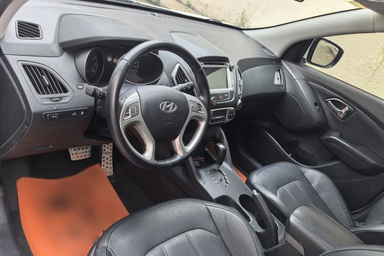 Used Hyundai ix35 2015 2.0L Automatic 2WD Smart Type China IV Interior 7