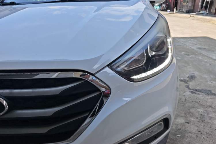 Used Hyundai ix35 2015 2.0L Automatic 2WD Smart Type China IV Left Front Headlight