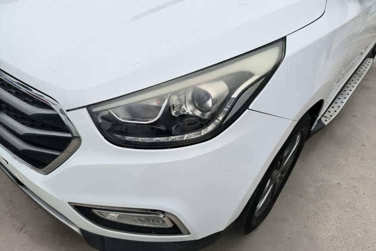 Used Hyundai ix35 2015 2.0L Automatic 2WD Smart Version China V Standard Left Front Headlight