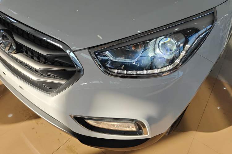 Used Hyundai ix35 2015 2.0L Manual Two-Wheel Drive Comfort Version China IV Standard Left Front Headlight