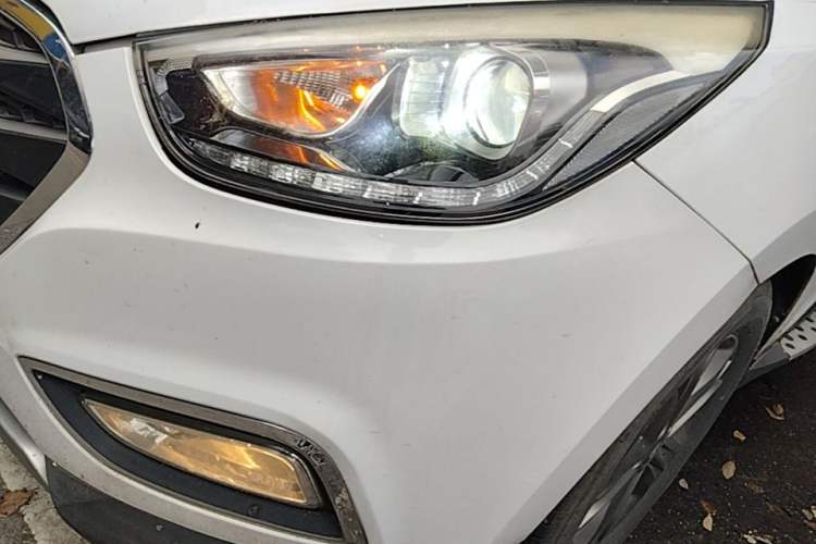 Used Hyundai ix35 2015 2.0L Automatic 2WD Smart Type China IV Left Front Headlight