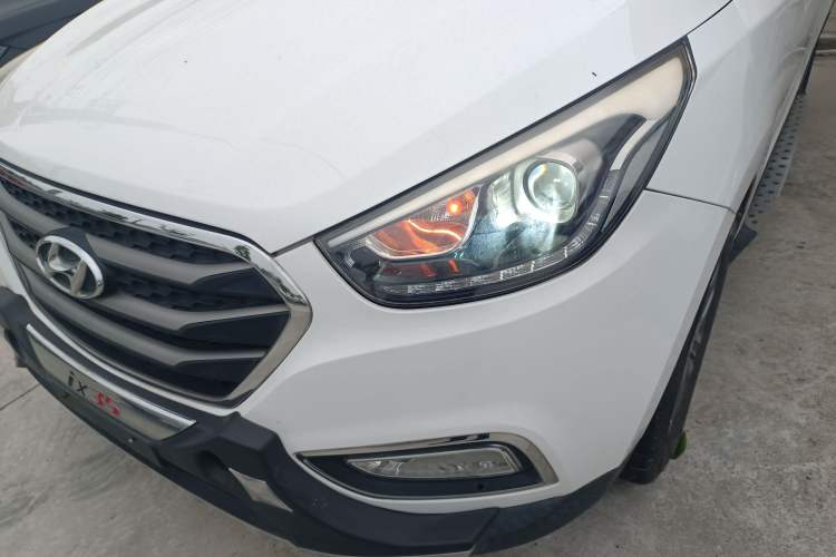 Used Hyundai ix35 2015 2.0L Automatic 2WD Smart Version China V Standard Left Front Headlight