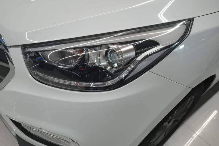 Used Hyundai ix35 2015 2.0L Automatic 2WD Smart Version China V Standard Left Front Headlight
