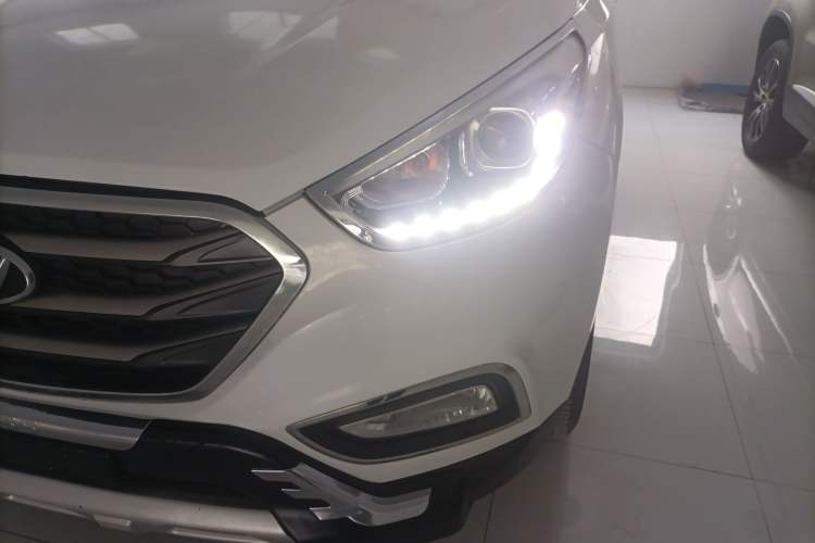 Used Hyundai ix35 2015 2.0L Automatic 2WD Smart Type China IV Left Front Headlight