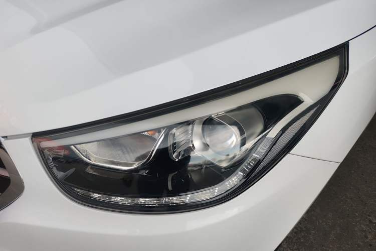 Used Hyundai ix35 2015 2.0L Automatic 2WD Smart Type China IV Left Front Headlight