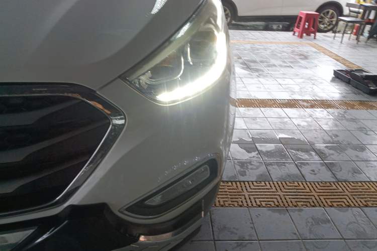 Used Hyundai ix35 2015 2.0L Automatic 2WD Smart Version China V Standard Left Front Headlight