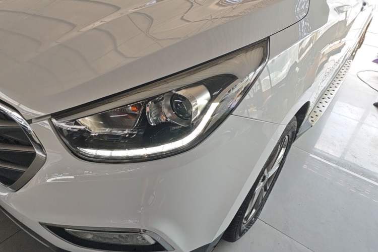 Used Hyundai ix35 2015 2.0L Automatic 2WD Smart Type China IV Left Front Headlight
