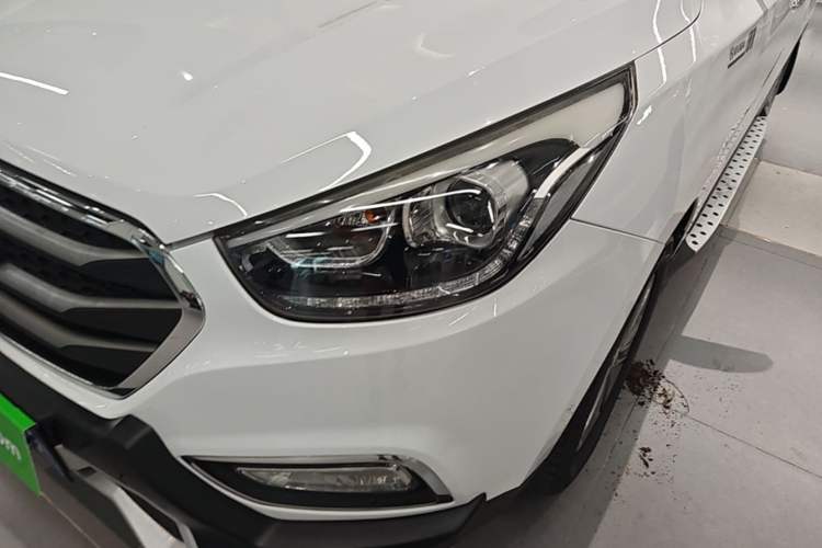 Used Hyundai ix35 2015 2.0L Automatic 2WD Smart Version China V Standard Left Front Headlight