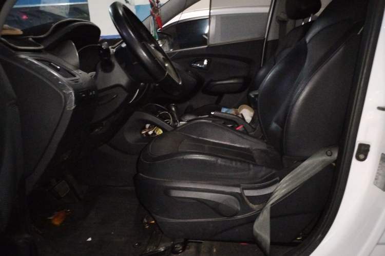 Used Hyundai ix35 2015 2.0L Automatic 2WD Smart Version China V Standard Left Front Seat