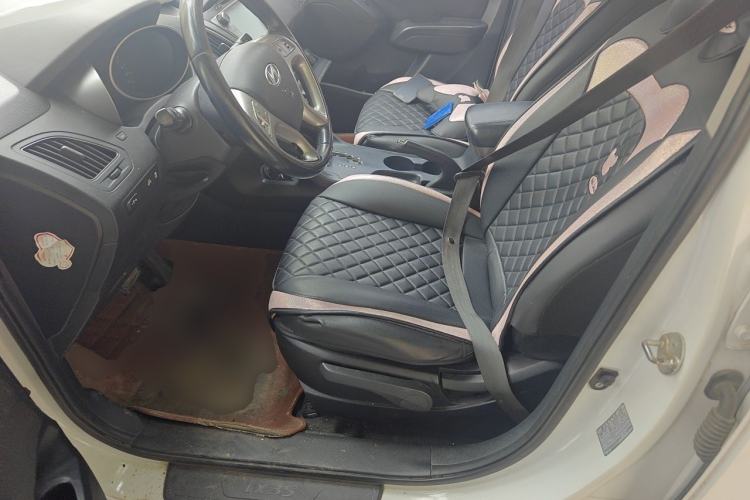 Used Hyundai ix35 2015 2.0L Automatic 2WD Smart Type China IV Left Front Seat