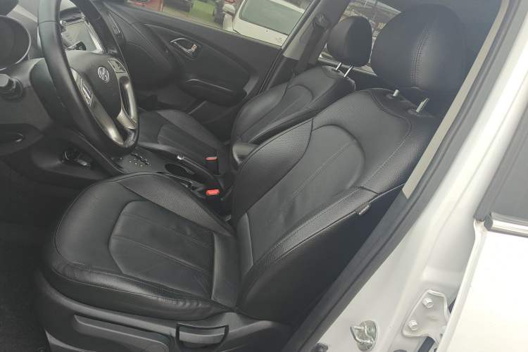 Used Hyundai ix35 2015 2.0L Automatic 2WD Smart Type China IV Left Front Seat
