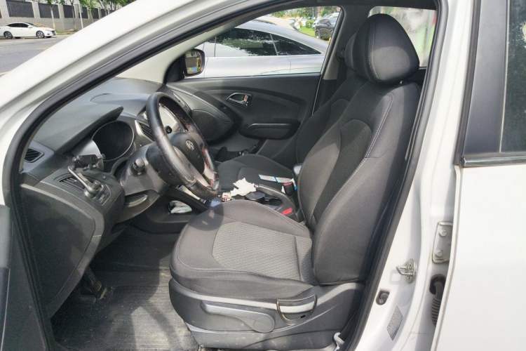 Used Hyundai ix35 2015 2.0L Automatic 2WD Comfort Edition China IV Standard Left Front Seat