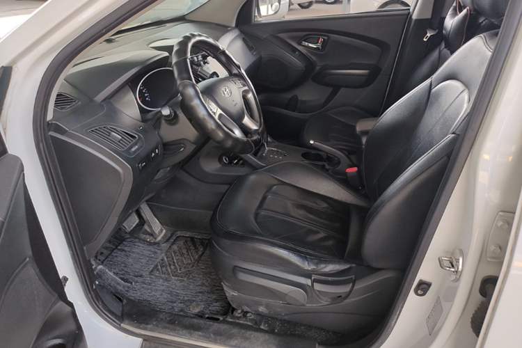 Used Hyundai ix35 2015 2.0L Automatic 2WD Smart Type China IV Left Front Seat