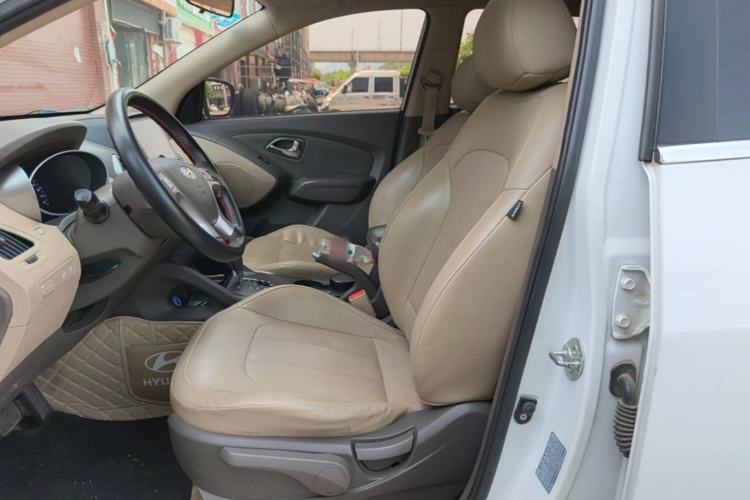 Used Hyundai ix35 2015 2.0L Automatic 2WD Smart Type China IV Left Front Seat
