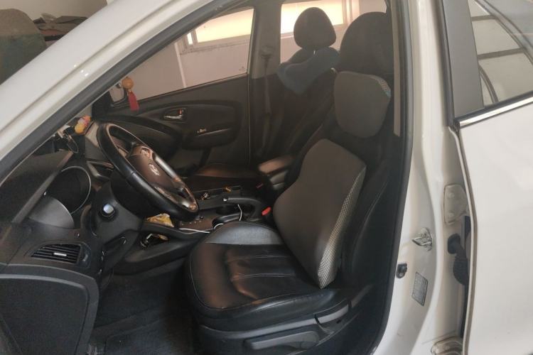 Used Hyundai ix35 2015 2.0L Automatic 2WD Smart Type China IV Left Front Seat