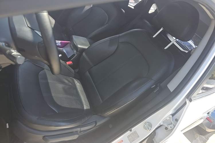 Used Hyundai ix35 2015 2.0L Automatic 2WD Smart Type China IV Left Front Seat