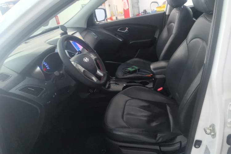 Used Hyundai ix35 2015 2.0L Automatic 2WD Smart Version China V Standard Left Front Seat