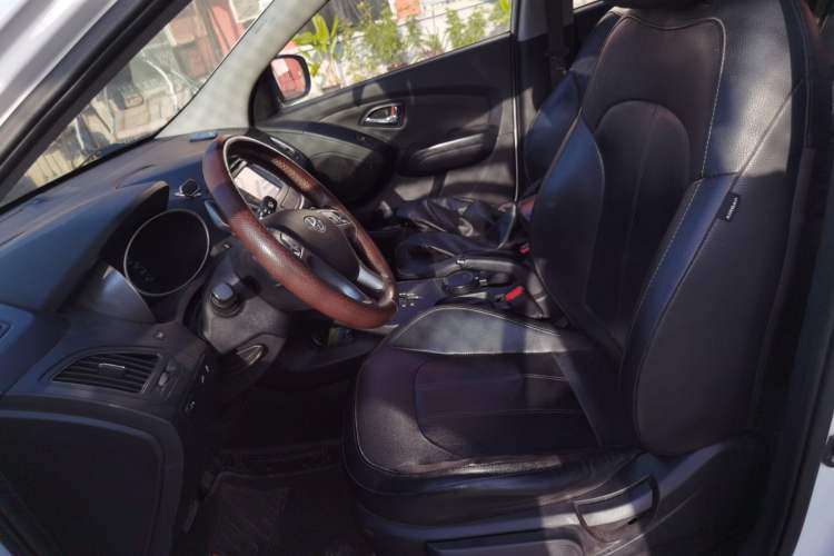 Used Hyundai ix35 2015 2.0L Automatic 2WD Smart Type China IV Left Front Seat