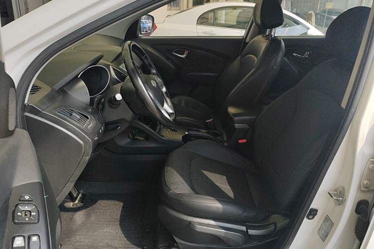 Used Hyundai ix35 2015 2.0L Automatic 2WD Smart Version China V Standard Left Front Seat