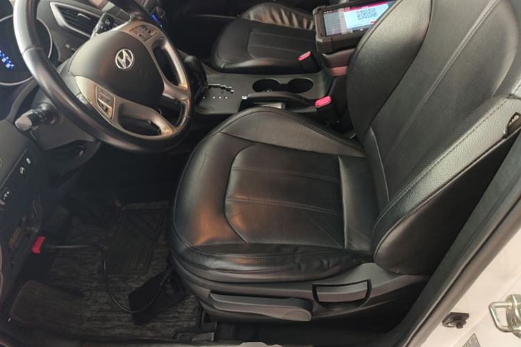 Used Hyundai ix35 2015 2.0L Automatic 2WD Smart Type China IV Left Front Seat