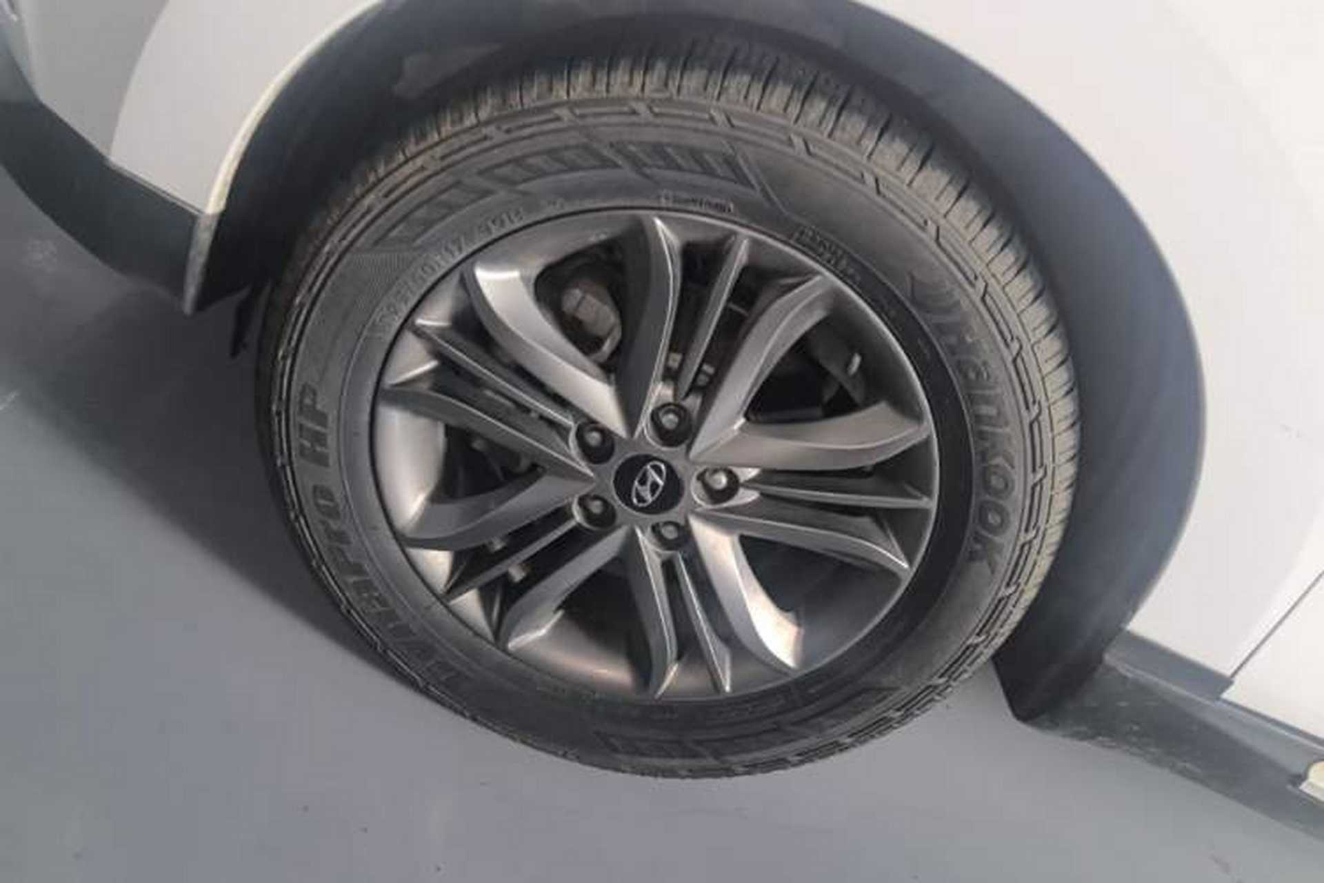 Used Hyundai ix35 2015 2.0L Automatic 2WD Smart Version China V Standard Left Front Wheel Hub