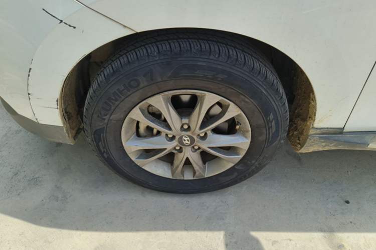 Used Hyundai ix35 2015 2.0L Manual Two-Wheel Drive Comfort Version China IV Standard Left Front Wheel Hub