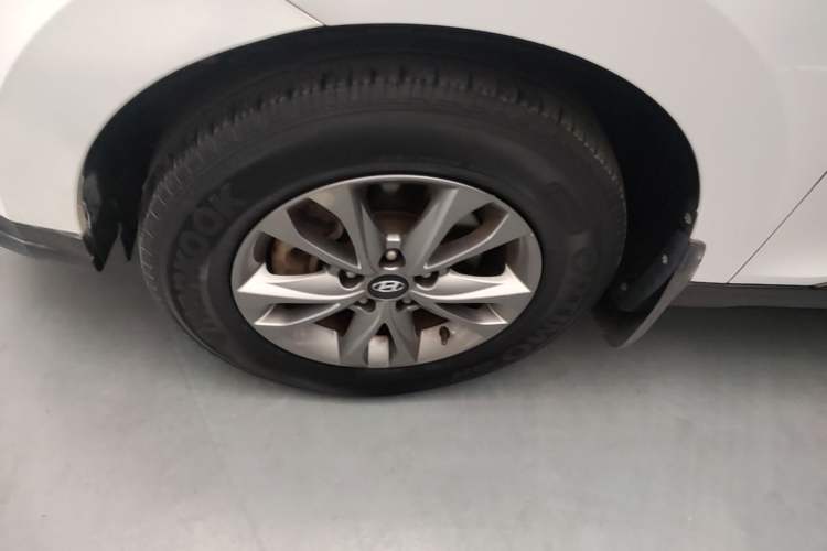 Used Hyundai ix35 2015 2.0L Manual Two-Wheel Drive Comfort Version China V Standard Left Front Wheel Hub