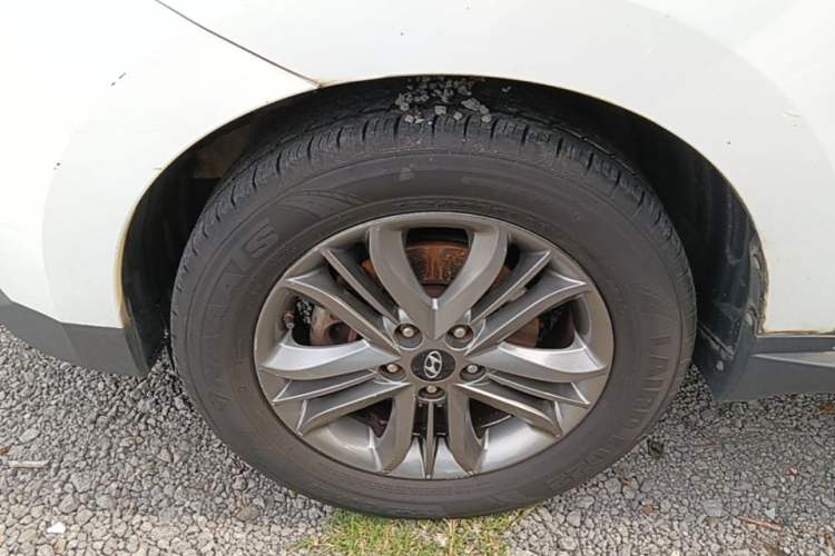 Used Hyundai ix35 2015 2.0L Automatic 2WD Smart Type China IV Left Front Wheel Hub
