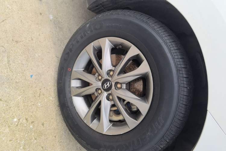 Used Hyundai ix35 2015 2.0L Automatic 2WD Comfort Edition China IV Standard Left Front Wheel Hub