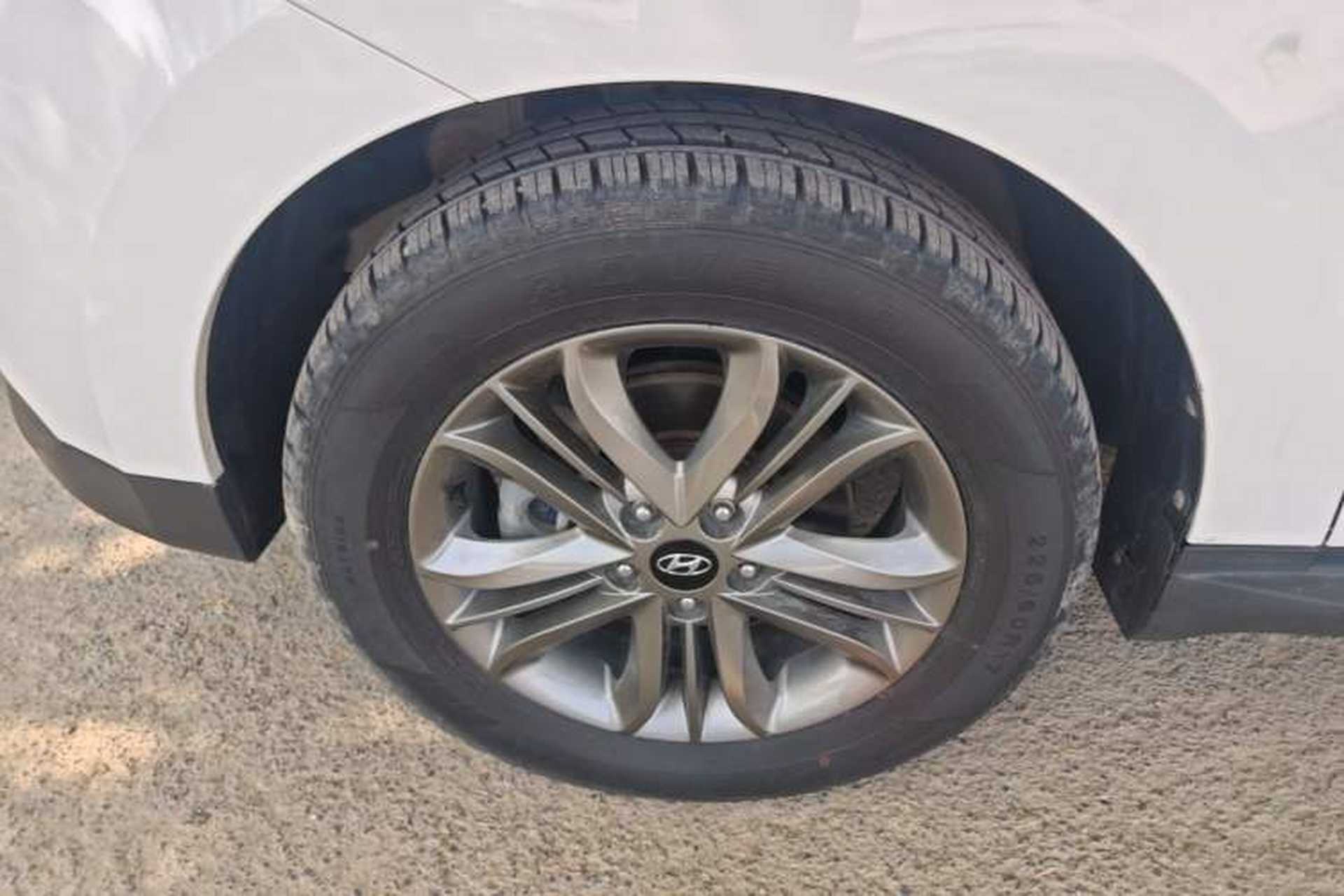 Used Hyundai ix35 2015 2.0L Automatic 2WD Smart Version China V Standard Left Front Wheel Hub