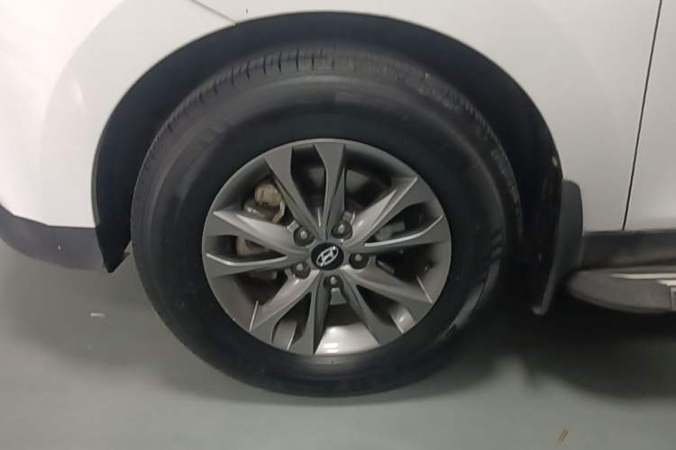 Used Hyundai ix35 2015 2.0L Automatic 2WD Comfort Edition China V Standard Left Front Wheel Hub