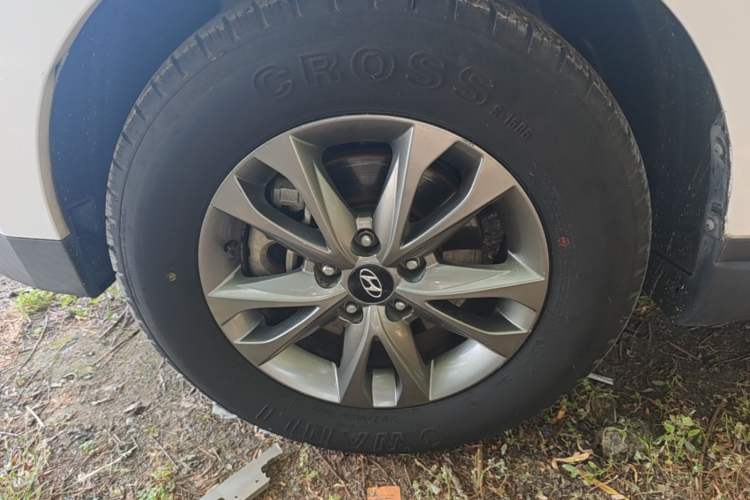Used Hyundai ix35 2015 2.0L Automatic 2WD Comfort Edition China V Standard Left Front Wheel Hub