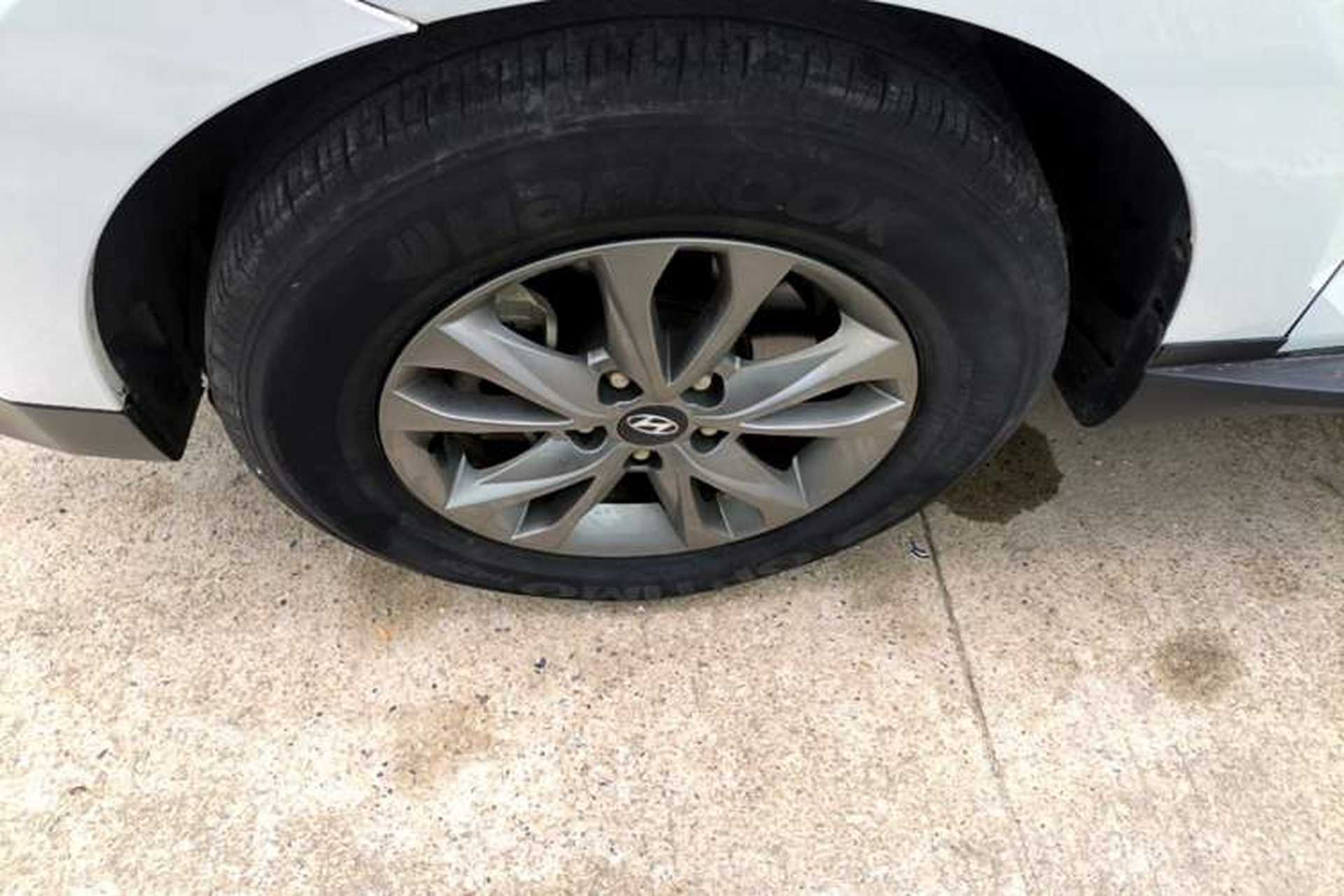 Used Hyundai ix35 2015 2.0L Automatic 2WD Comfort Edition China V Standard Left Front Wheel Hub