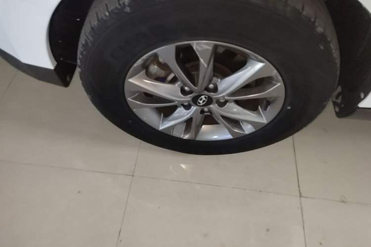 Used Hyundai ix35 2015 2.0L Automatic 2WD Comfort Edition China V Standard Left Front Wheel Hub