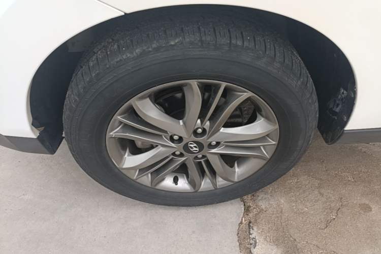 Used Hyundai ix35 2015 2.0L Automatic 2WD Smart Version China V Standard Left Front Wheel Hub
