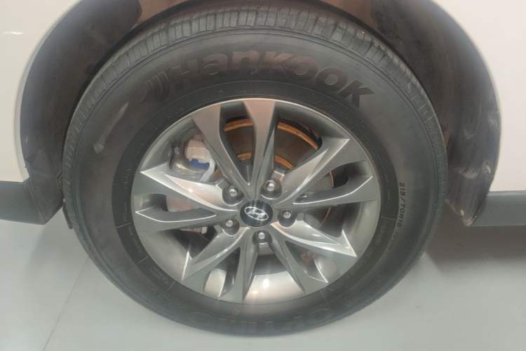 Used Hyundai ix35 2015 2.0L Automatic 2WD Comfort Edition China V Standard Left Front Wheel Hub