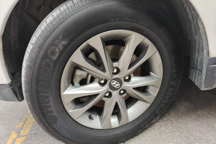 Used Hyundai ix35 2015 2.0L Automatic 2WD Comfort Edition China V Standard Left Front Wheel Hub