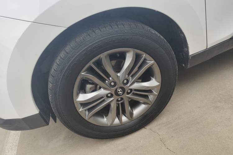 Used Hyundai ix35 2015 2.0L Automatic 2WD Smart Version China V Standard Left Front Wheel Hub