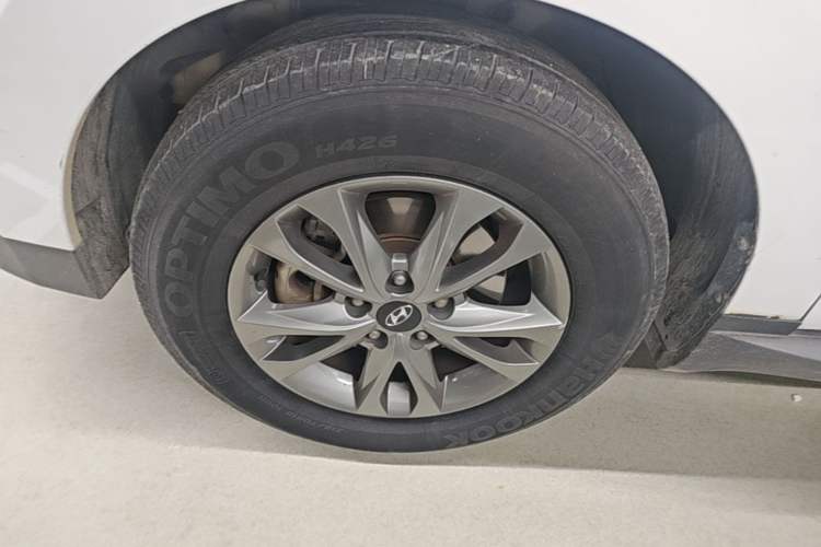 Used Hyundai ix35 2015 2.0L Automatic 2WD Comfort Edition China IV Standard Left Front Wheel Hub
