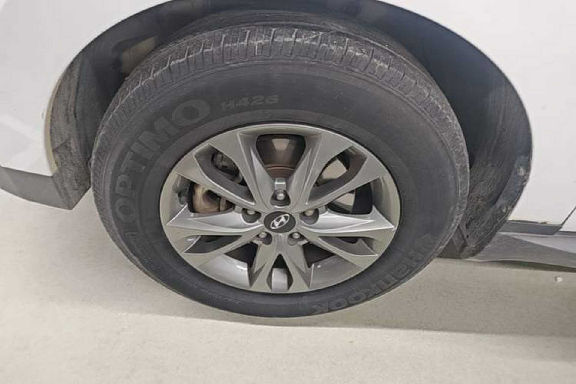 Used Hyundai ix35 2015 2.0L Automatic 2WD Comfort Edition China IV Standard Left Front Wheel Hub