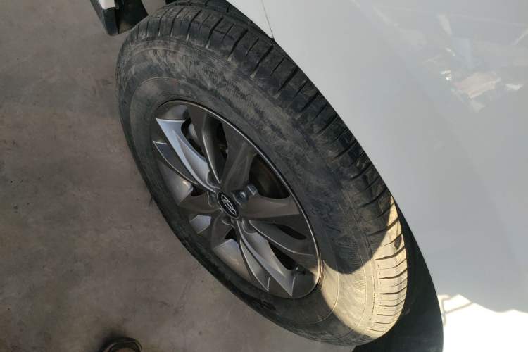 Used Hyundai ix35 2015 2.0L Automatic 2WD Comfort Edition China V Standard Left Front Wheel Hub