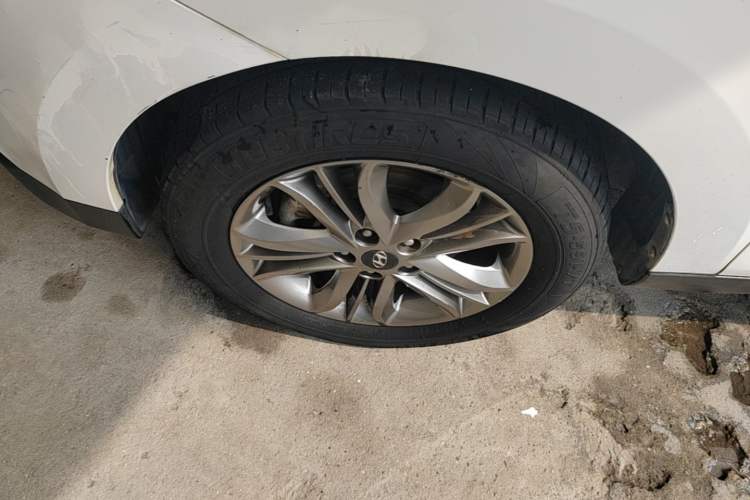 Used Hyundai ix35 2015 2.0L Automatic 2WD Smart Version China V Standard Left Front Wheel Hub