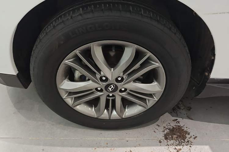 Used Hyundai ix35 2015 2.0L Automatic 2WD Smart Version China V Standard Left Front Wheel Hub