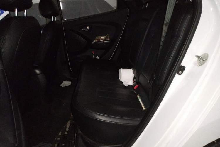 Used Hyundai ix35 2015 2.0L Automatic 2WD Smart Version China V Standard Left Rear Seat