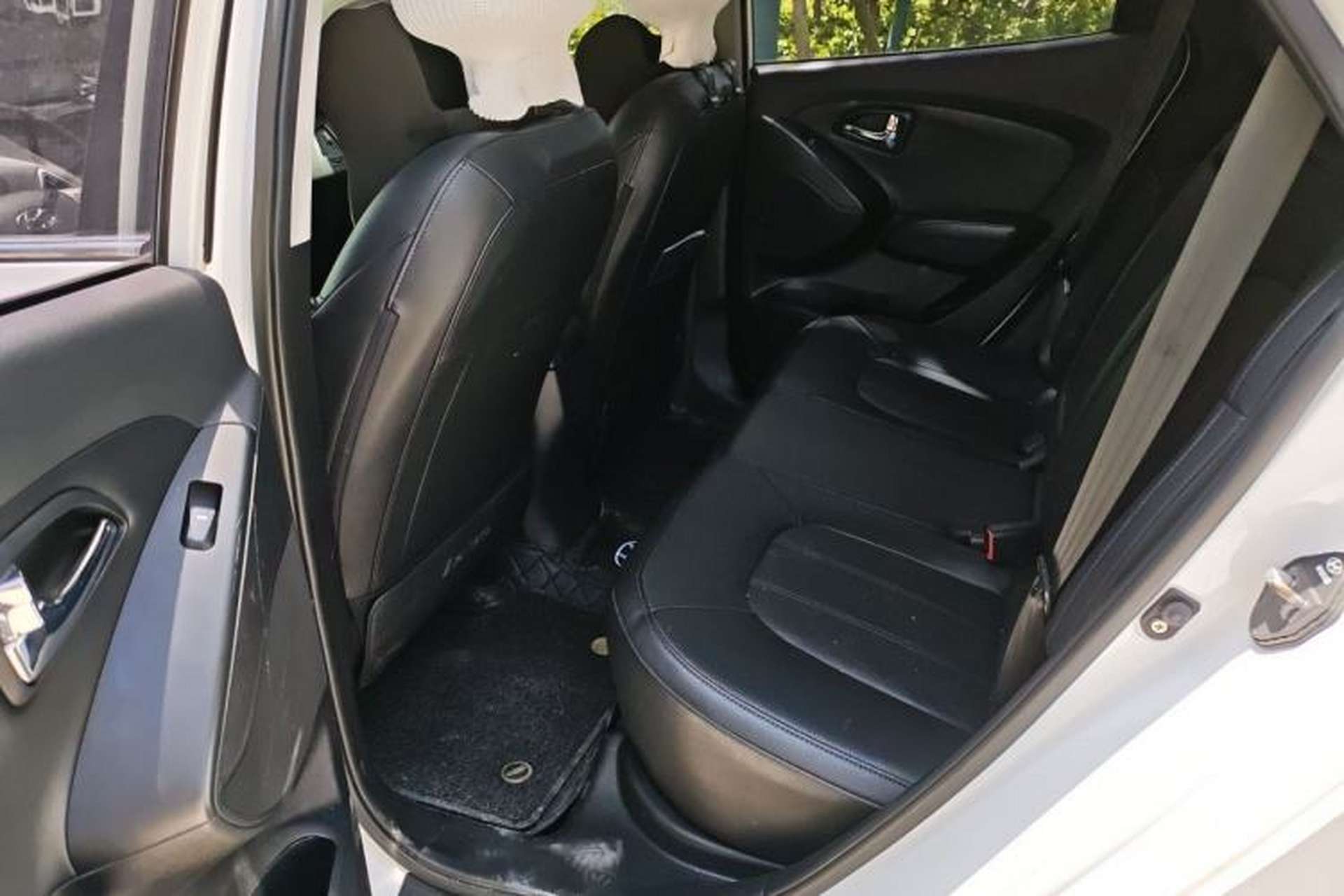 Used Hyundai ix35 2015 2.0L Automatic 2WD Smart Version China V Standard Left Rear Seat