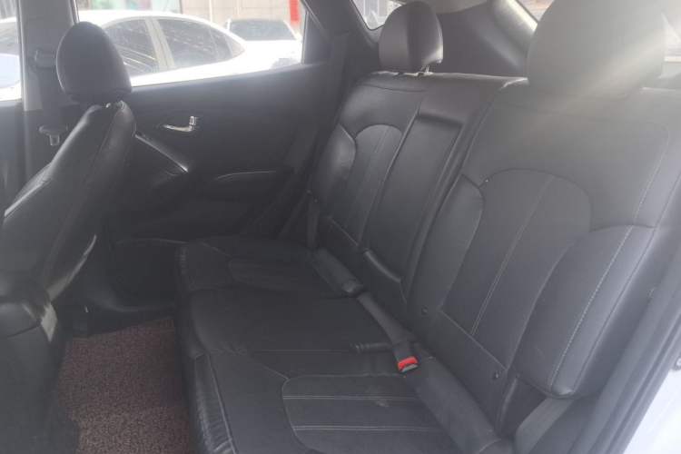Used Hyundai ix35 2015 2.0L Automatic 2WD Smart Version China V Standard Left Rear Seat
