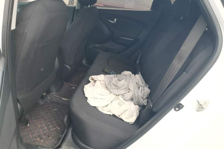 Used Hyundai ix35 2015 2.0L Automatic 2WD Comfort Edition China IV Standard Left Rear Seat