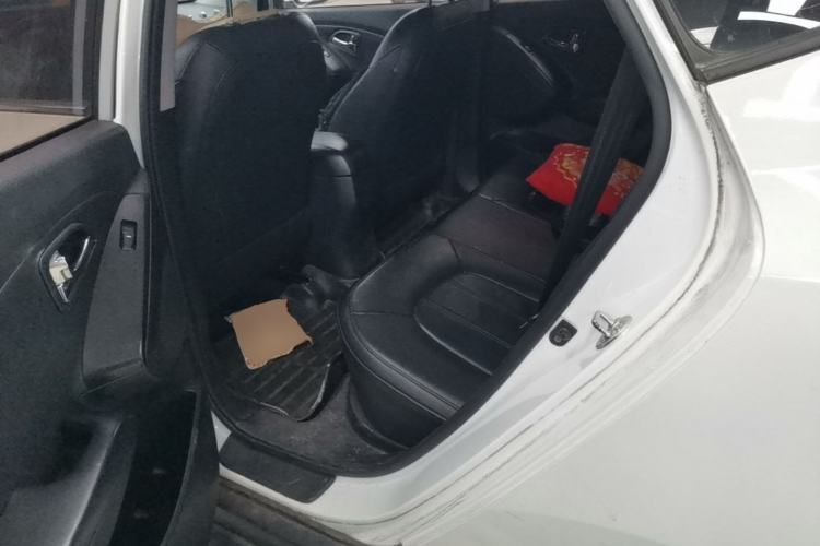 Used Hyundai ix35 2015 2.0L Automatic 2WD Smart Version China V Standard Left Rear Seat