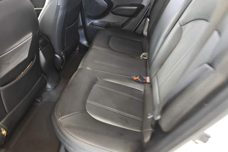 Used Hyundai ix35 2015 2.0L Manual Two-Wheel Drive Comfort Version China IV Standard Left Rear Seat