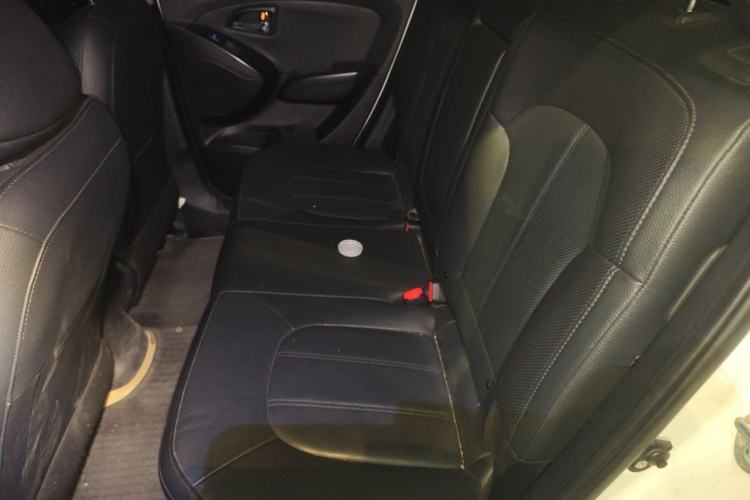 Used Hyundai ix35 2015 2.0L Automatic 2WD Smart Version China V Standard Left Rear Seat